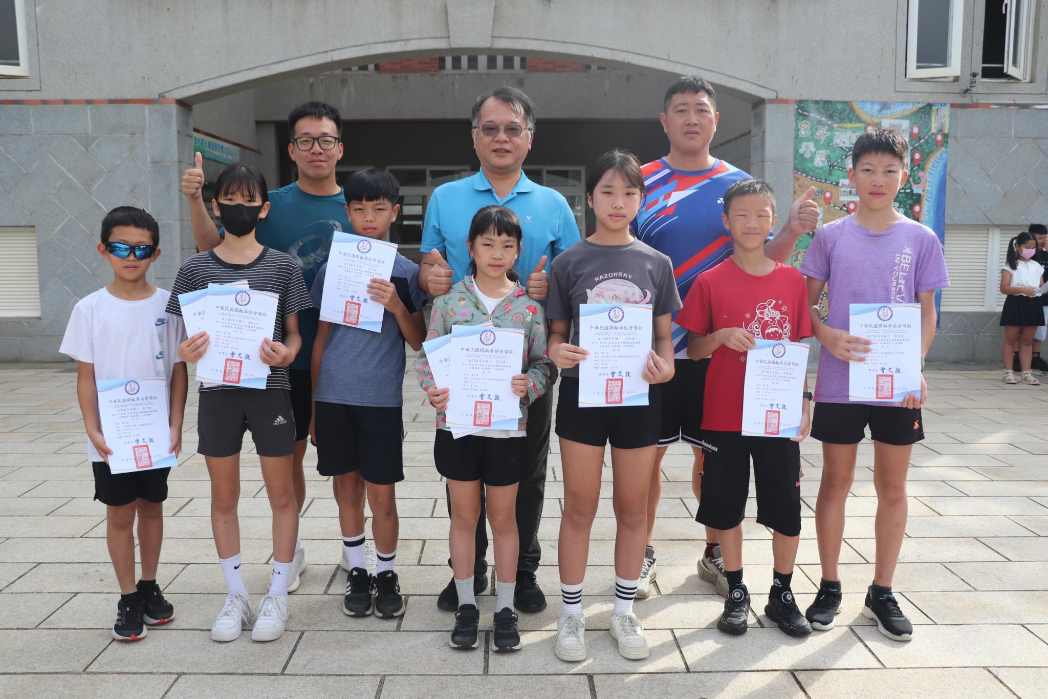 榮獲<br><br>蔡紫榆：高女組單腳50公尺第五名、國小女子組競速400公尺第三名、國小女子競速800公尺第四名<br>黃炤茗：國小男子組競速400公尺第四名、國小男子組競速800公尺第四名<br>謝沁羽：國小女子組競速400公尺第八名、國小女子組競速800公尺第六名<br>陳是睿：國小男子組競速400公尺第七名<br>呂芳丞：國小男子組競速800公尺第七名<br>黃苡緁：中女組競速100公尺第六名、單腳50公尺第六名<br>吳宇皓：中男組競速100公尺第七名<br>